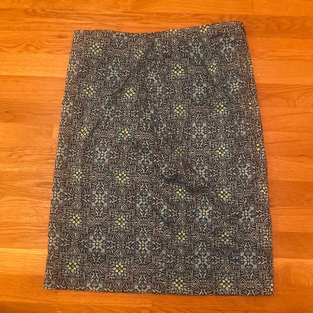 Talbots Blue Pattern Knee Skirt. Small slit on the side.